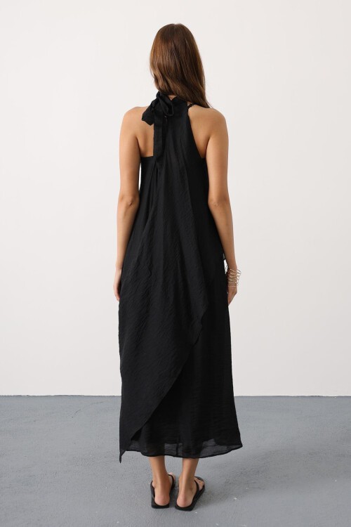 Siyah Asimetrik Bağlamalı Çıkarılabilir Yaka Uzun Bohem Elbise