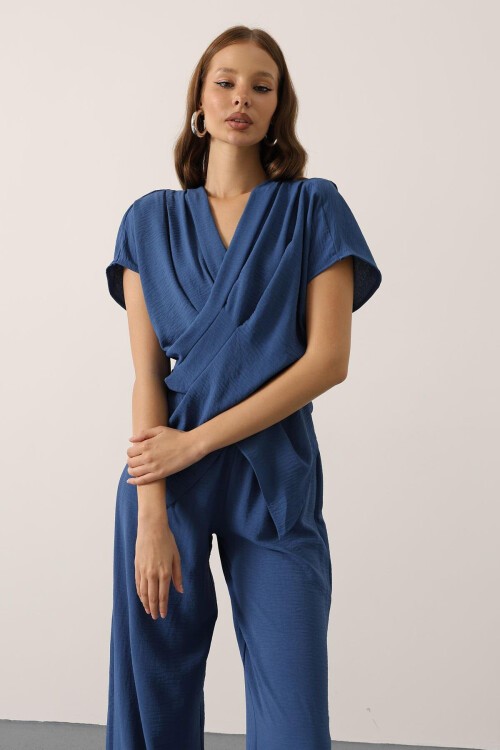 İndigo Asimetrik Kesim Bluz Ve Beli Lastikli Pantolon Takım