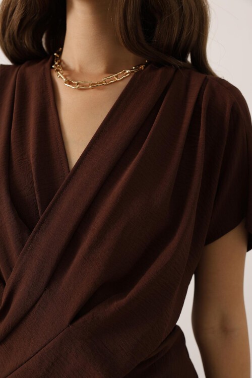 Kahve Asimetrik Kesim Bluz Ve Beli Lastikli Pantolon Takım