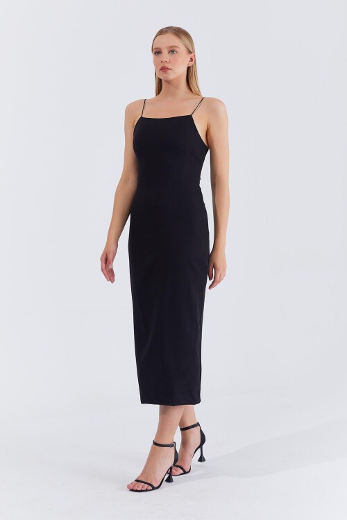 Siyah Askılı Bağlama Detaylı Desenli Midi Boy Elbise