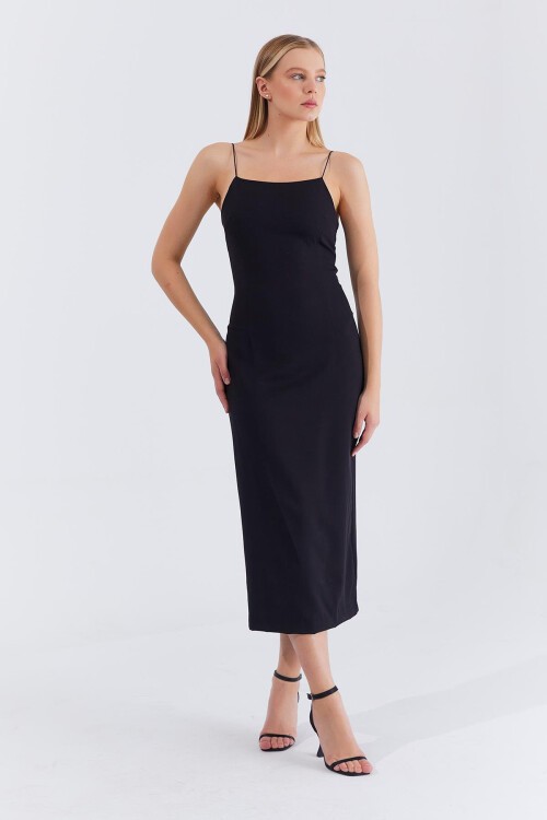 Siyah Askılı Bağlama Detaylı Desenli Midi Boy Elbise