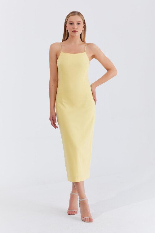 Sarı Askılı Bağlama Detaylı Desenli Midi Boy Elbise