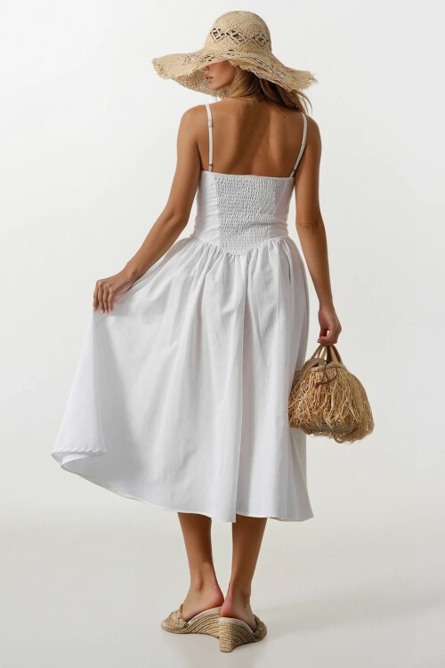 Beyaz Askılı Eteği Pileli Maxi Boy Elbise