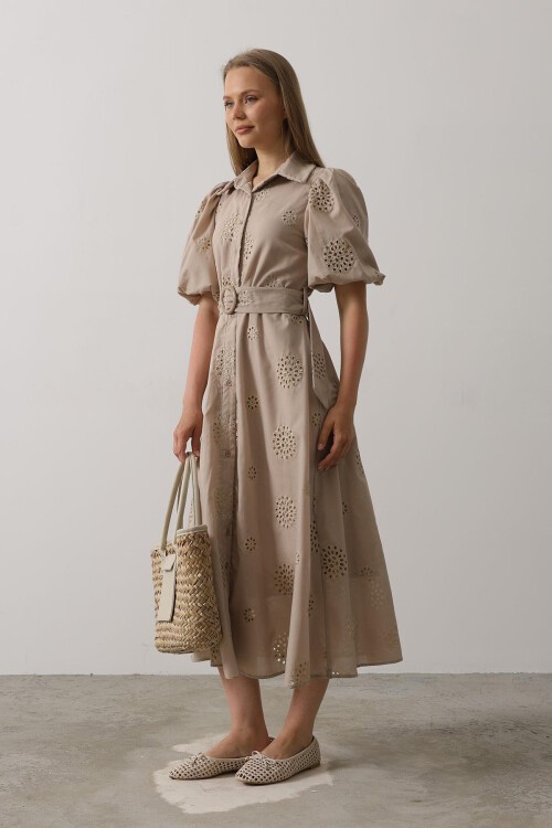 Taş Astarlı Balon Kol Kemer Detaylı Nakışlı Elbise