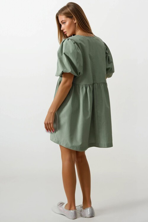 Haki Balon Kol Kurdale Detaylı Pileli Mini Elbise