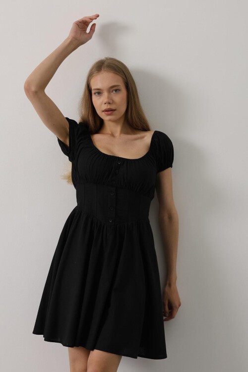 Siyah U Yaka Düğme Detaylı Beli Korseli Mini Elbise