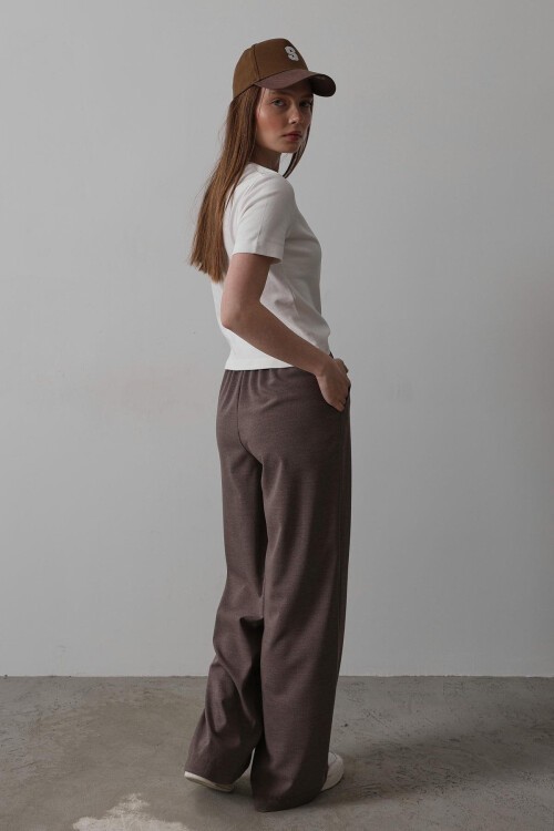 Kahve Çift Cepli Beli Lastikli Bol Paça Pantolon