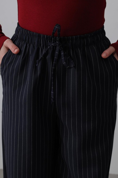 Lacivert Beyaz Çift Cepli Beli Lastikli Ve Bağcıklı Palazzo Pantolon