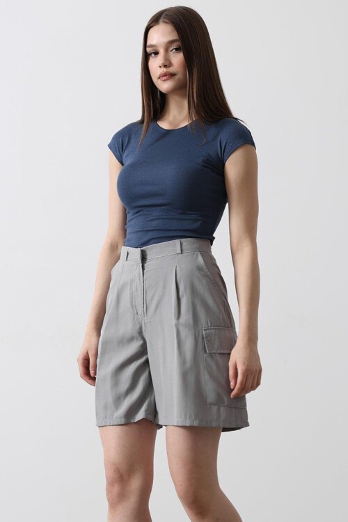 Gri Çift Cepli Düğme Kapamalı Kargo Cepli Şort