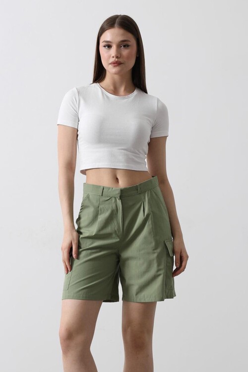 Haki Çift Cepli Düğme Kapamalı Kargo Cepli Şort