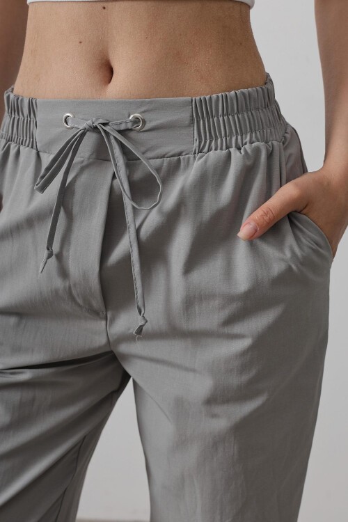 Gri Çift Cepli Beli Lastikli Bağlama Detaylı Pantolon