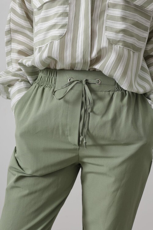 Haki Çift Cepli Beli Lastikli Bağlama Detaylı Pantolon