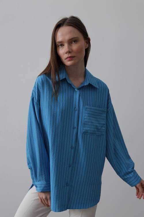 Mavi Çizgili Tek Cepli Oversize Gömlek