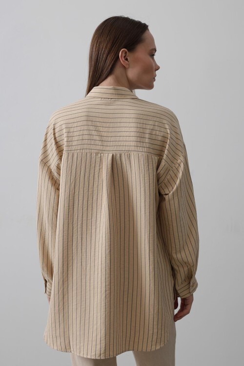 Taş Çizgili Tek Cepli Oversize Gömlek