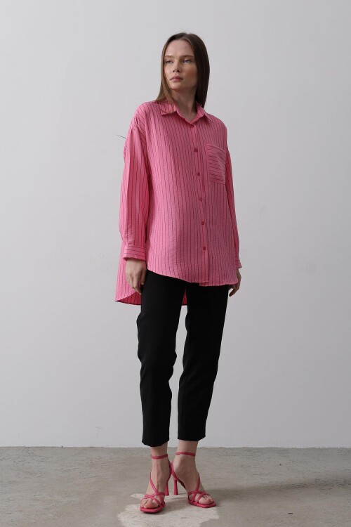 Pembe Çizgili Tek Cepli Oversize Gömlek