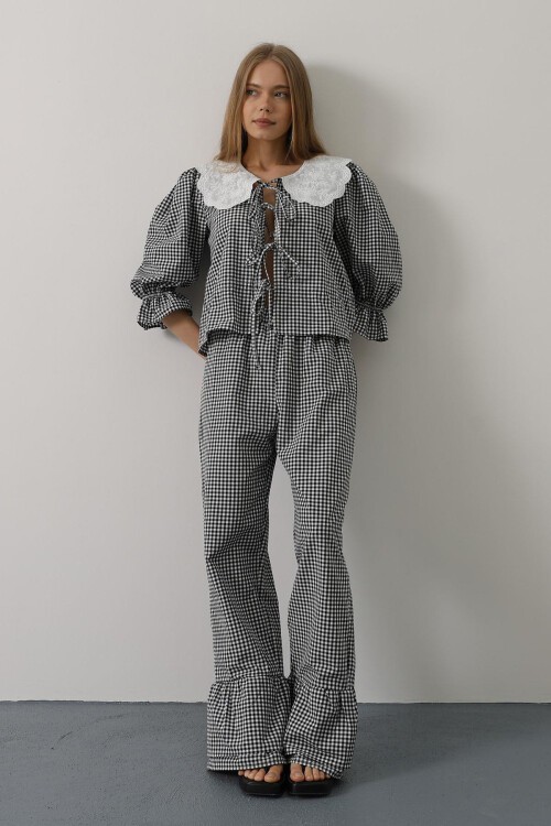 Siyah Bağlama Detaylı Kolları Lastikli Bluz Ve Pantolon Takım