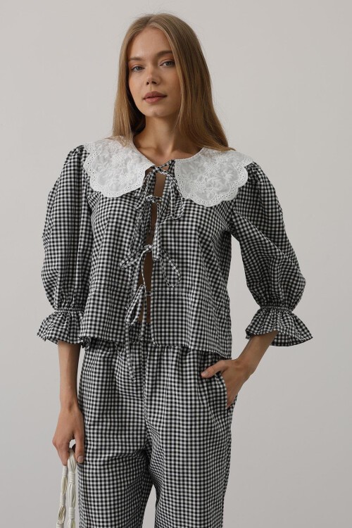 Siyah Bağlama Detaylı Kolları Lastikli Bluz Ve Pantolon Takım