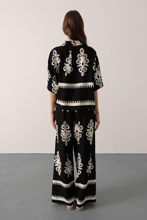 Siyah Desenli Kısa Kol Gömlek Ve Pantolon Takım