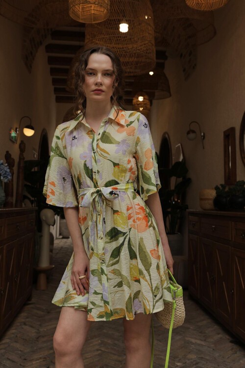 Yeşil Gömlek Yaka Çiçek Desenli Midi Boy Elbise