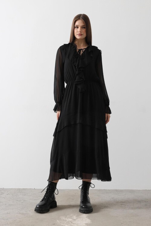 Siyah Astarlı Fırfır Detaylı Maxi Boy Şifon Elbise