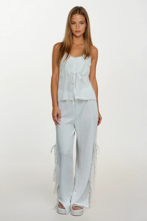 Fiyonklu Bluz ve Beli Lastikli Pantolon Takım