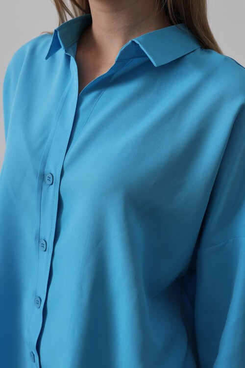 Turkuaz Geniş Manşet Detaylı Oversize Gömlek