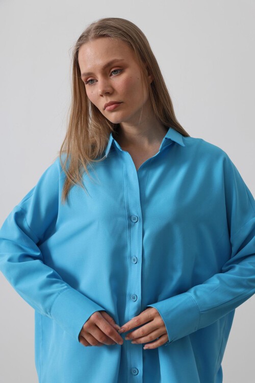 Turkuaz Geniş Manşet Detaylı Oversize Gömlek