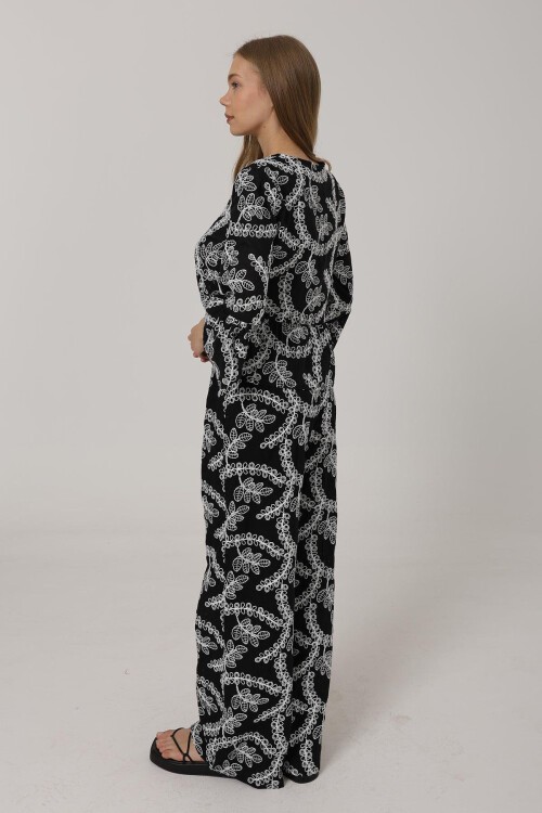 Siyah Kendinden İşlemeli Astarlı Rahat Kesim Pantolon