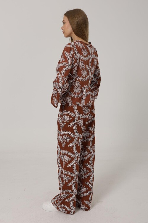 Kahve Kendinden İşlemeli Astarlı Rahat Kesim Pantolon