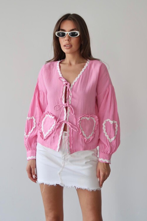 Pembe Kalp Nakışlı Bağlamalı Mevsimlik Ceket