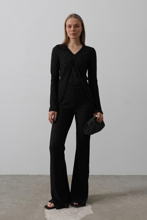 Siyah Motifli Dantel İşlemeli Bluz Ve Pantolon Bürümcük Takım