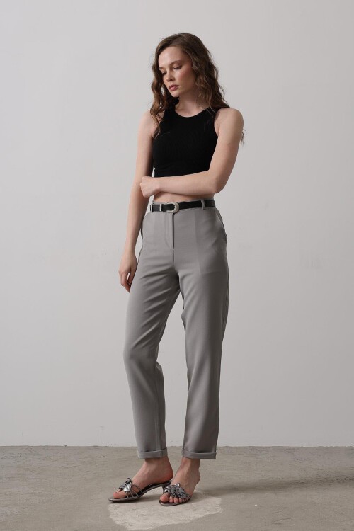 Gri Kemerli Havuç Pantolon