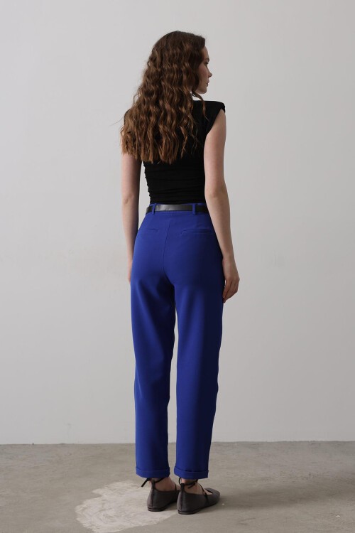 Saks Kemerli Havuç Pantolon