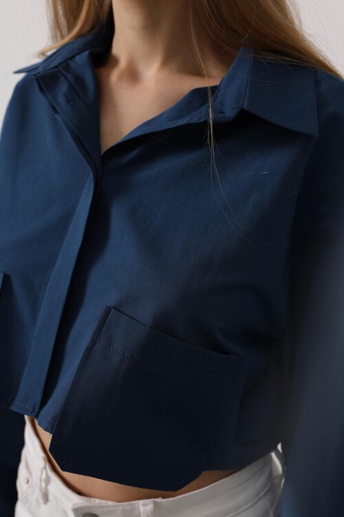 İndigo Çift Cepli Crop Gömlek