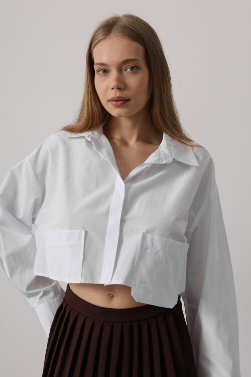 Beyaz Çift Cepli Crop Gömlek