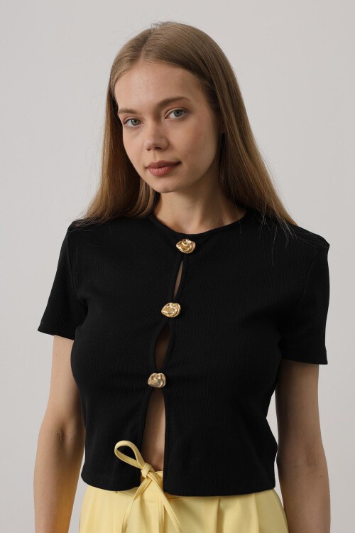 Siyah Bisiklet Yaka Düğme Aksesuarlı Bluz