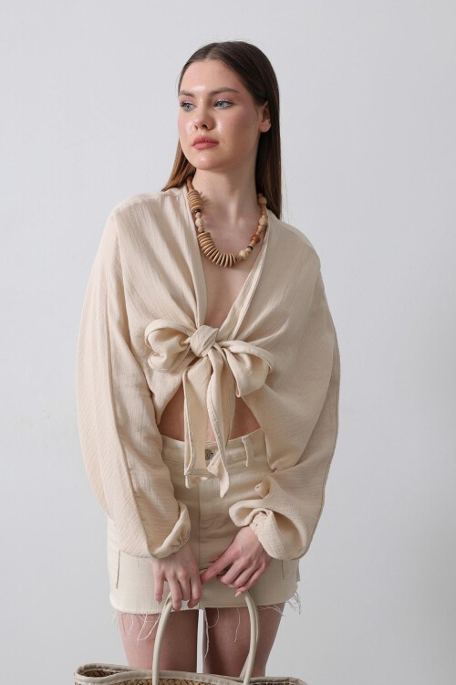 Bej Önü Bağlama Detaylı Uzun Kollu Bluz