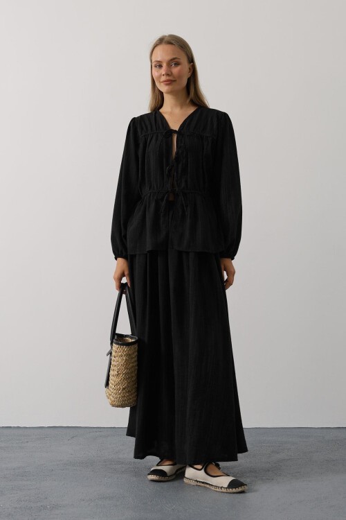 Siyah Bağlama Detaylı Bluz Ve Beli Lastikli Maxi Boy Etek Takım