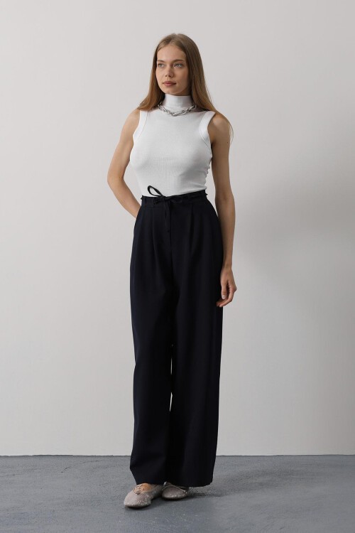 Lacivert Çift Cepli Pileli Bağcıklı Oversize Pantolon