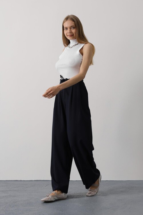 Lacivert Çift Cepli Pileli Bağcıklı Oversize Pantolon