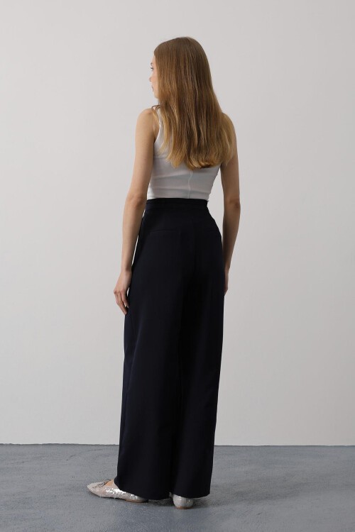 Lacivert Çift Cepli Pileli Bağcıklı Oversize Pantolon