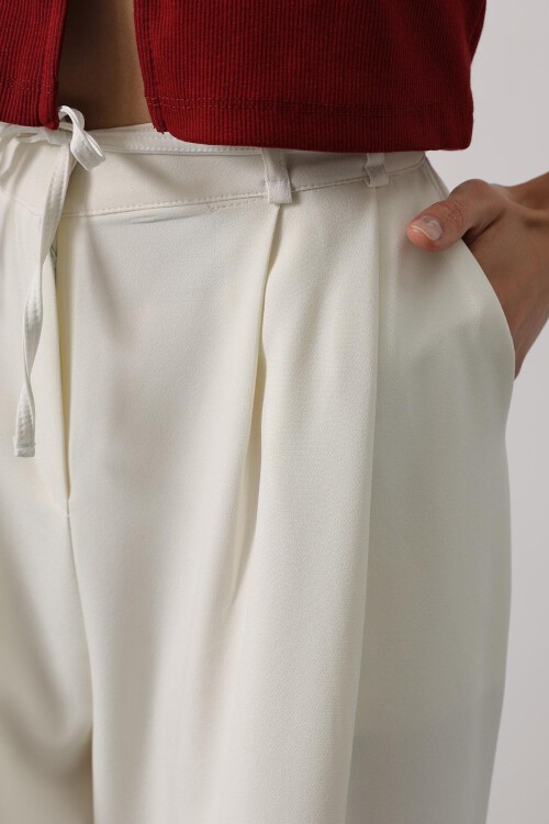 Ekru Çift Cepli Pileli Bağcıklı Oversize Pantolon