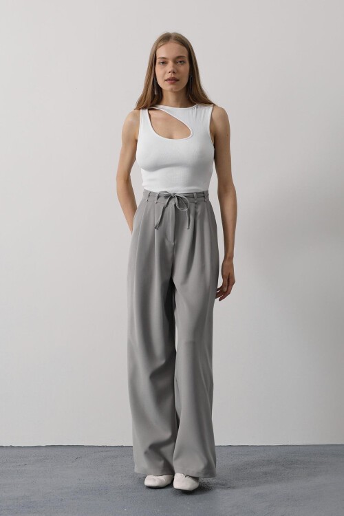 Gri Çift Cepli Pileli Bağcıklı Oversize Pantolon