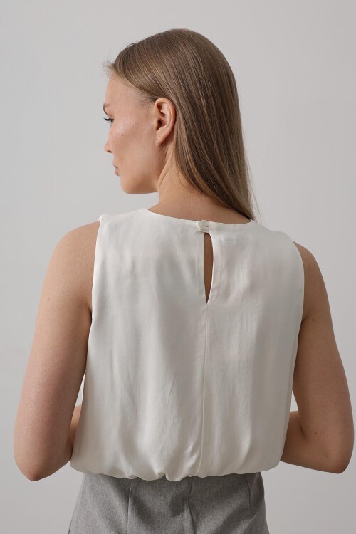 Ekru Saten Kolsuz Beli Lastikli Bluz