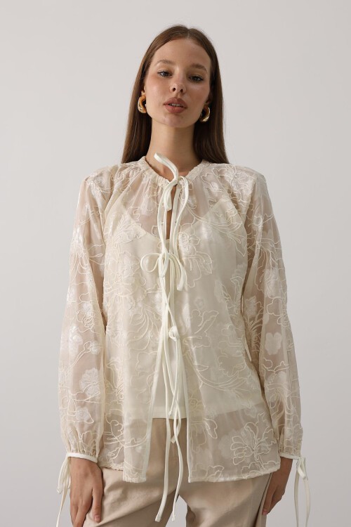 Taş Kendinden Desenli Bağlama Detaylı Şifon Bluz