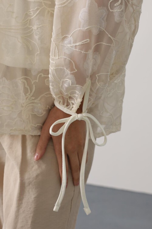 Taş Kendinden Desenli Bağlama Detaylı Şifon Bluz