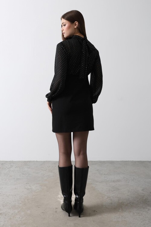 Siyah Balıkçı Yaka Taş Detaylı Şifon Elbise