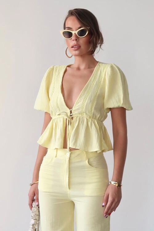 Sarı V Yaka Yarım Kol Önden Bağlamalı Bluz