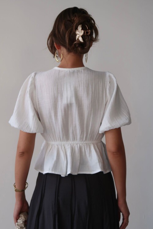 Beyaz V Yaka Yarım Kol Önden Bağlamalı Bluz