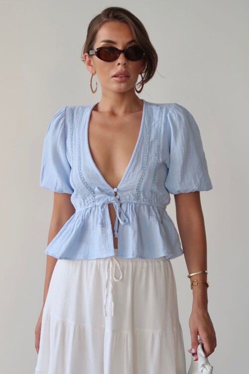 Mavi V Yaka Yarım Kol Önden Bağlamalı Bluz